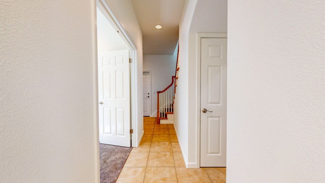 642 Acacia Ln - Photo 6 of 50