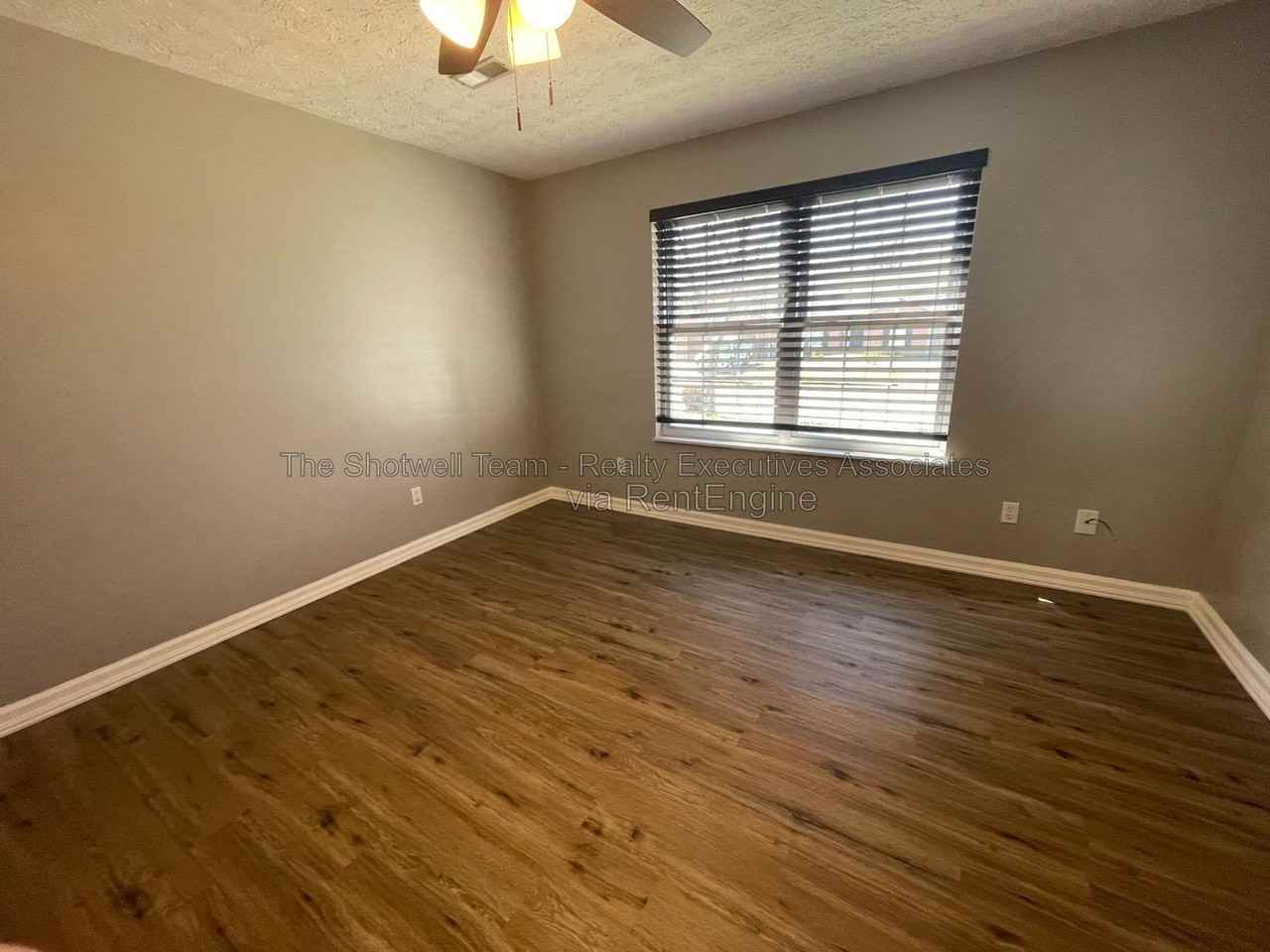 2139 Ember Brook Ln - Photo 4 of 13