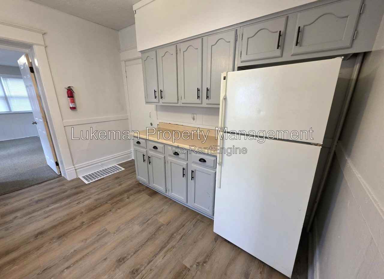 817 Egleston Ave #1 - Photo 4 of 18