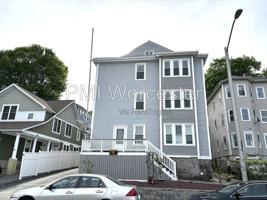 featured image of 8 Hooper St