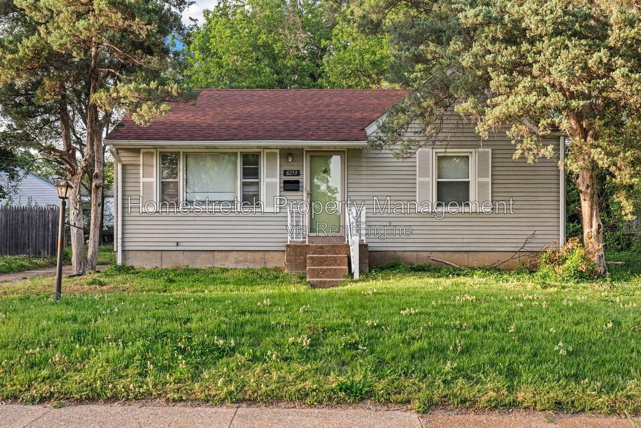 8253 Frost Ave - Photo 2 of 27