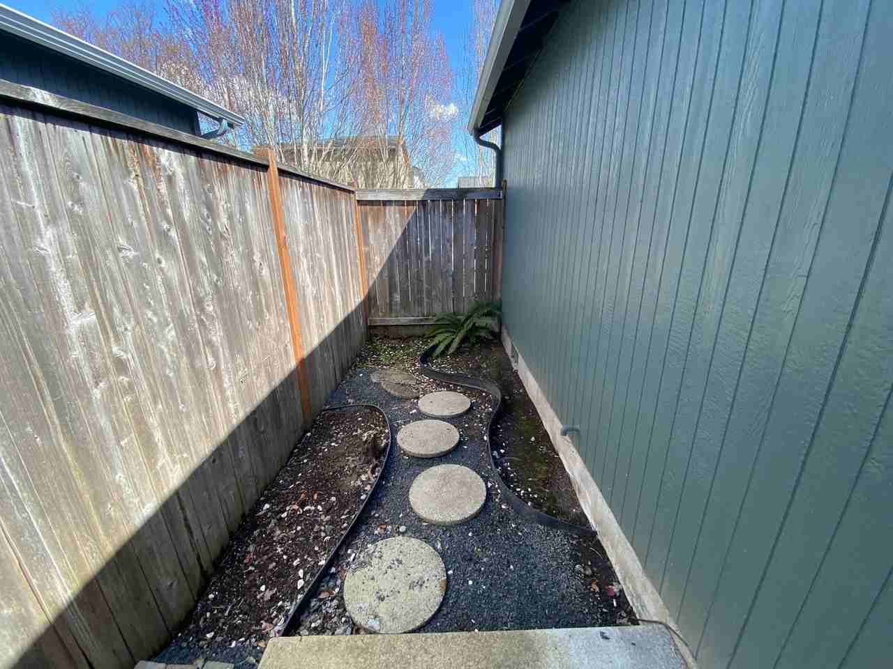 2413 Mountain Ter - Photo 5 of 18