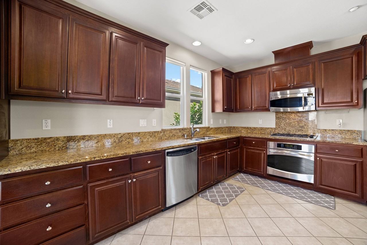 3550 Druffel Pl - Photo 3 of 21