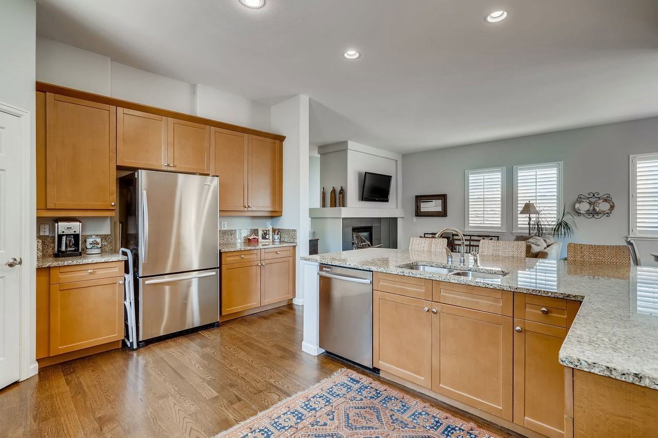 1020 Ulster St - Photo 2 of 17