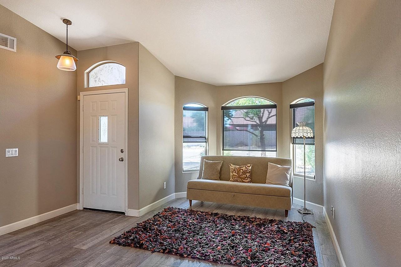 21619 N 43rd Pl - Photo 3 of 27