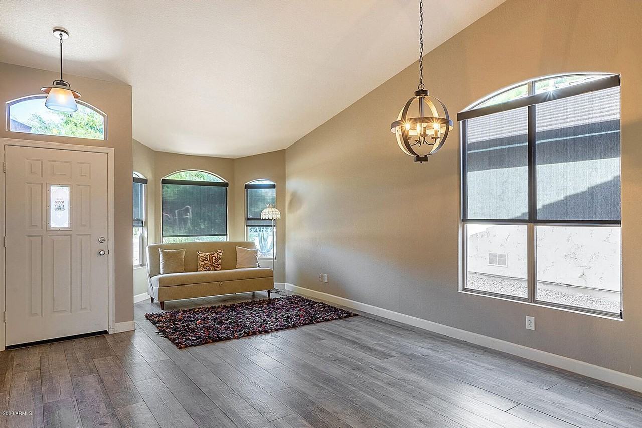 21619 N 43rd Pl - Photo 4 of 27