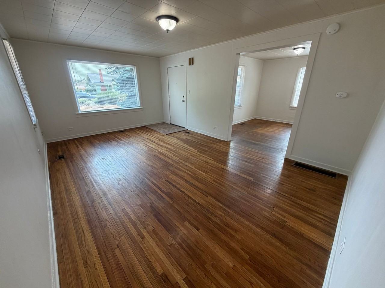 4611 N Adams St - Photo 3 of 21