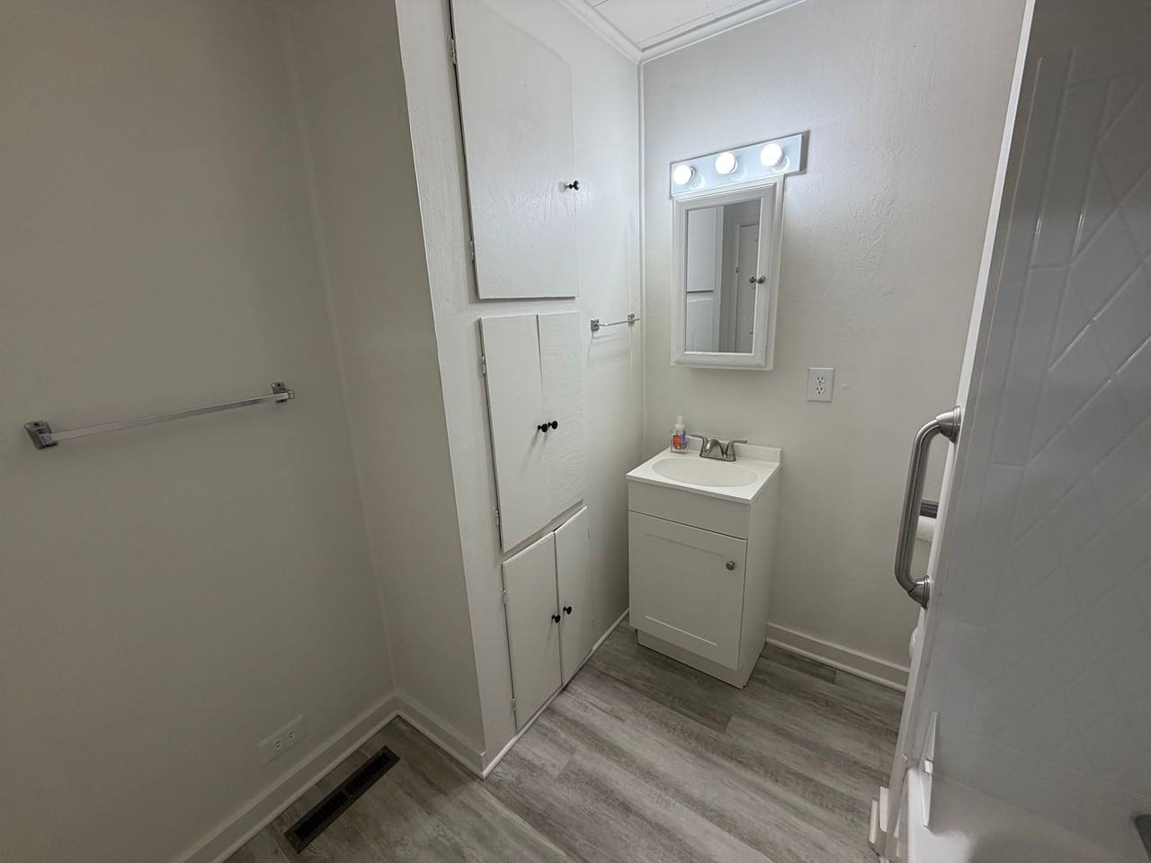 4611 N Adams St - Photo 6 of 21