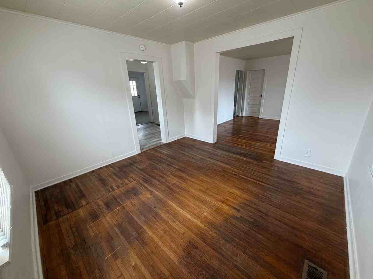 4611 N Adams St - Photo 7 of 21