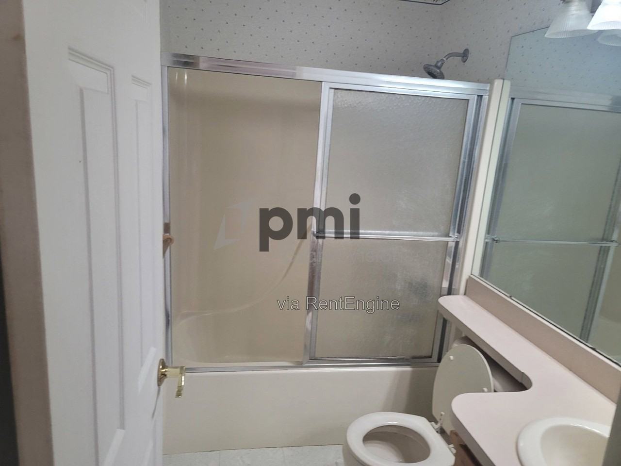1306 Arthur Ave #9 - Photo 4 of 18