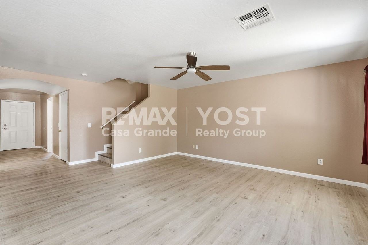 573 W Lucky Penny Pl - Photo 2 of 20