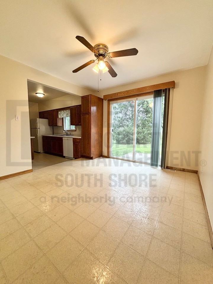 1513 Monticello Park Dr - Photo 4 of 13