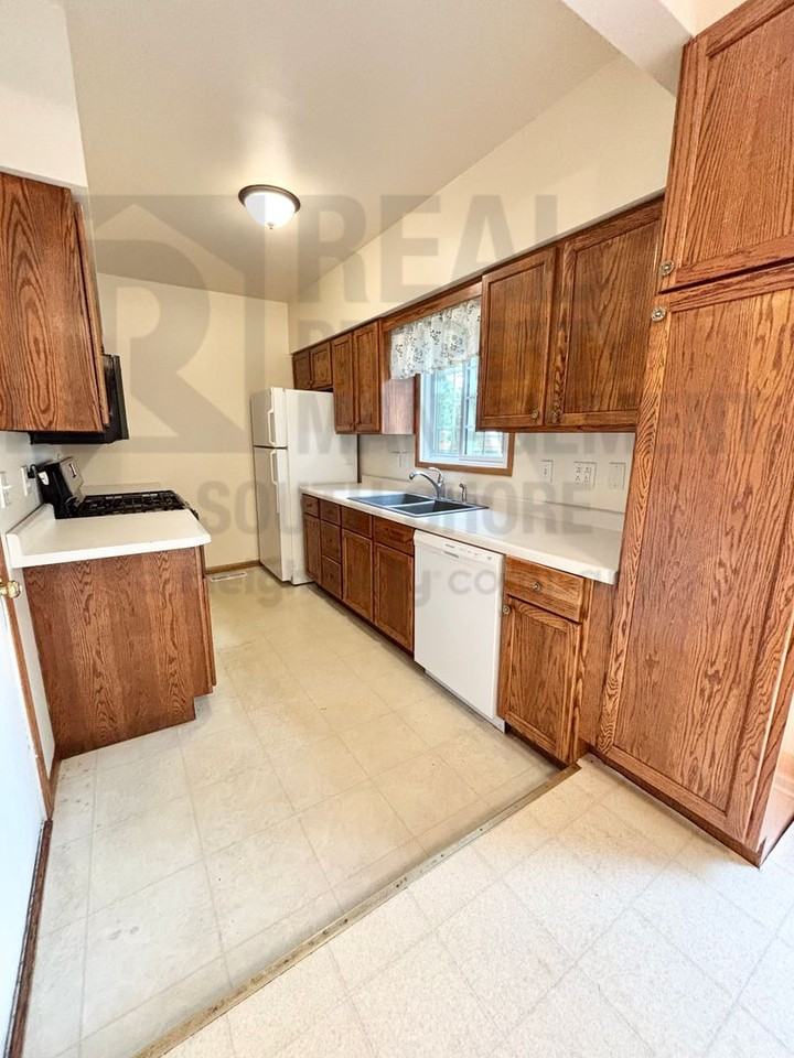 1513 Monticello Park Dr - Photo 5 of 13