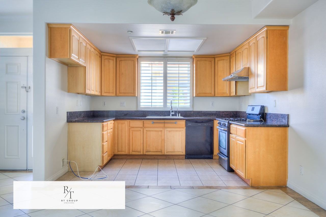 515 Florence Ave - Photo 6 of 36