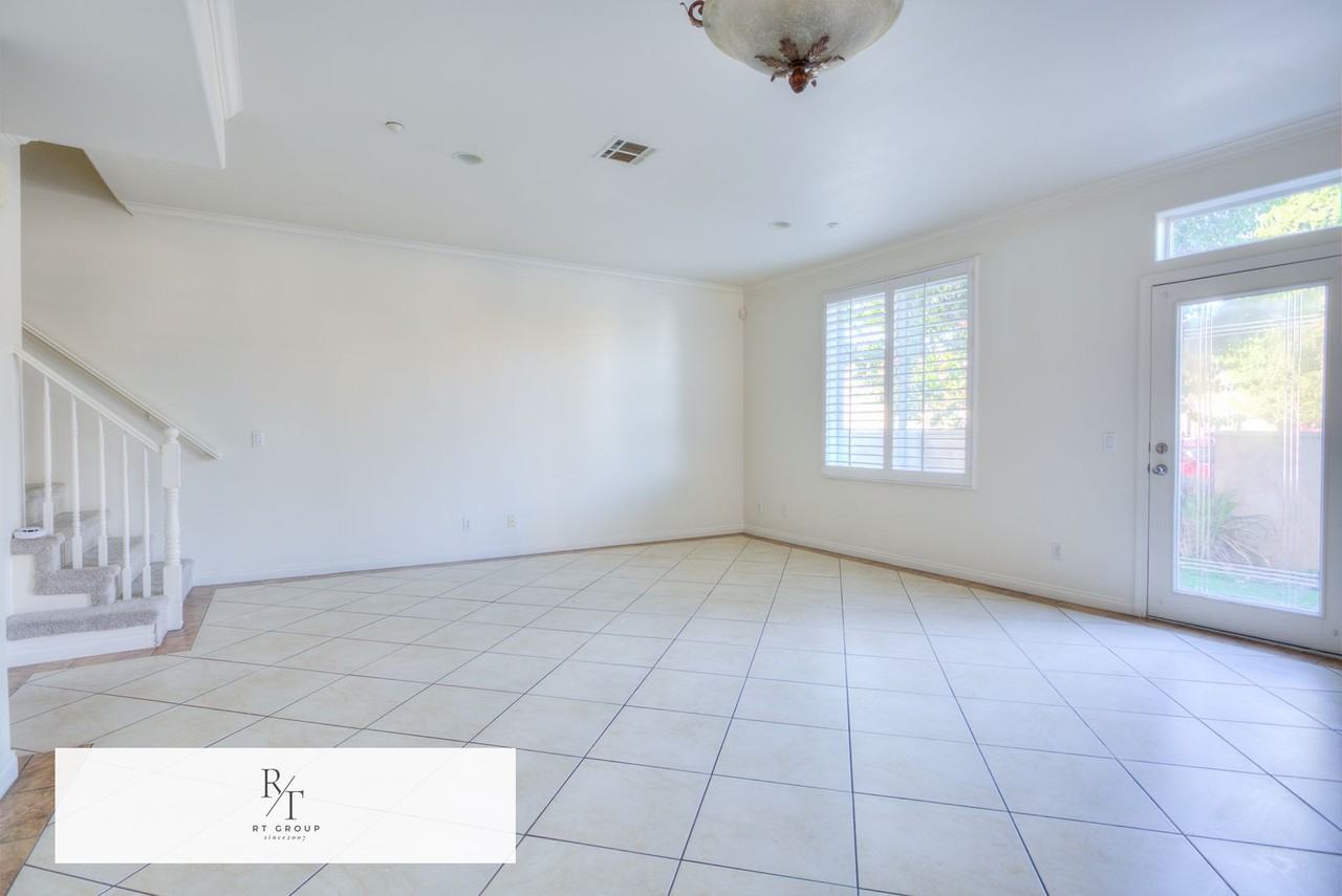 515 Florence Ave - Photo 7 of 36