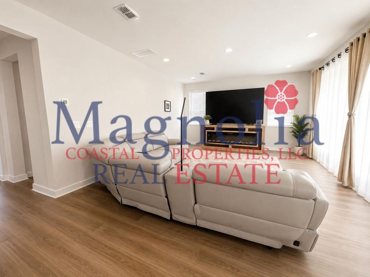 136 Mage St - Photo 4 of 28
