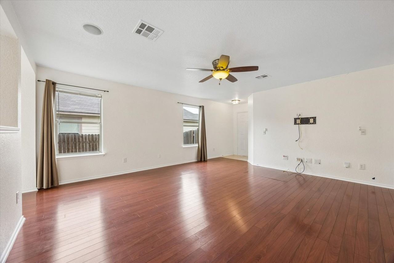 141 Beech Dr - Photo 5 of 16