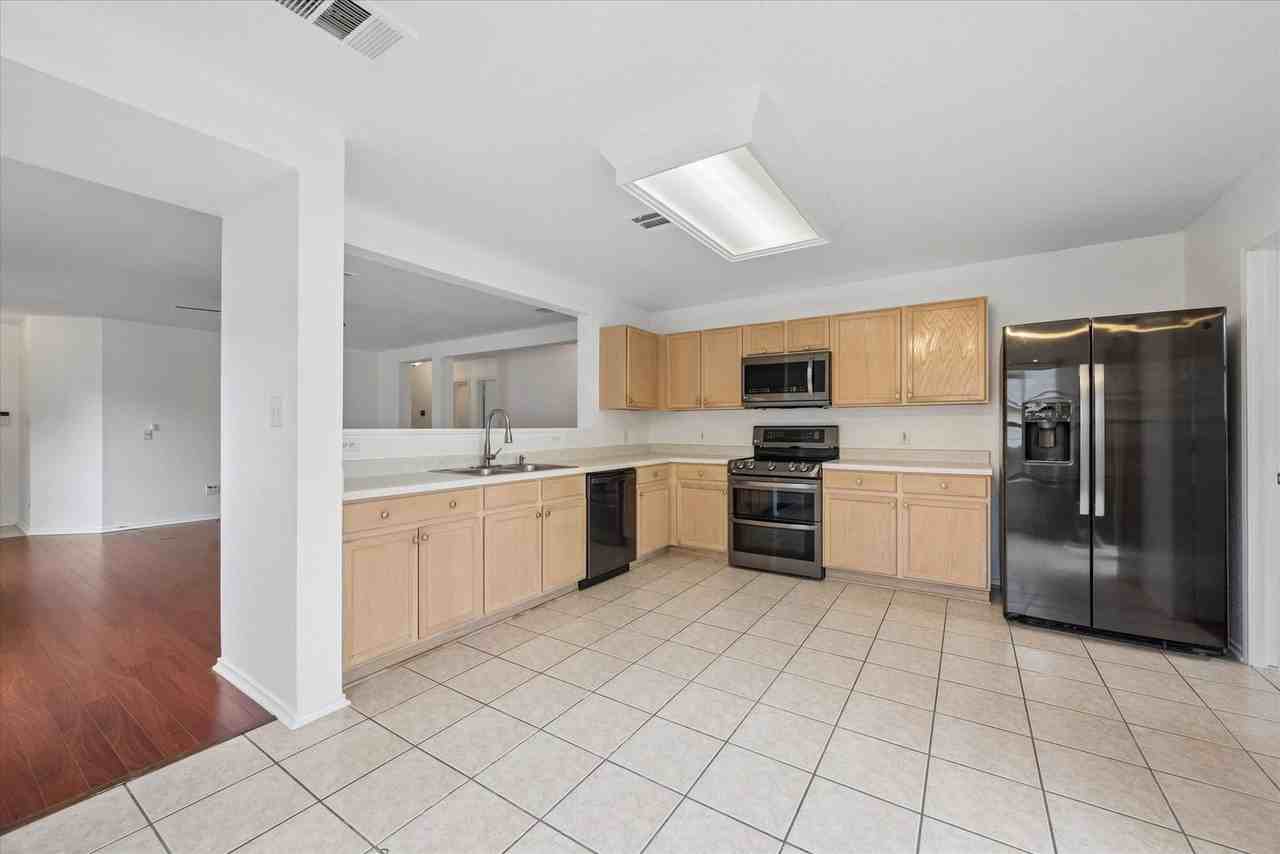 141 Beech Dr - Photo 6 of 16