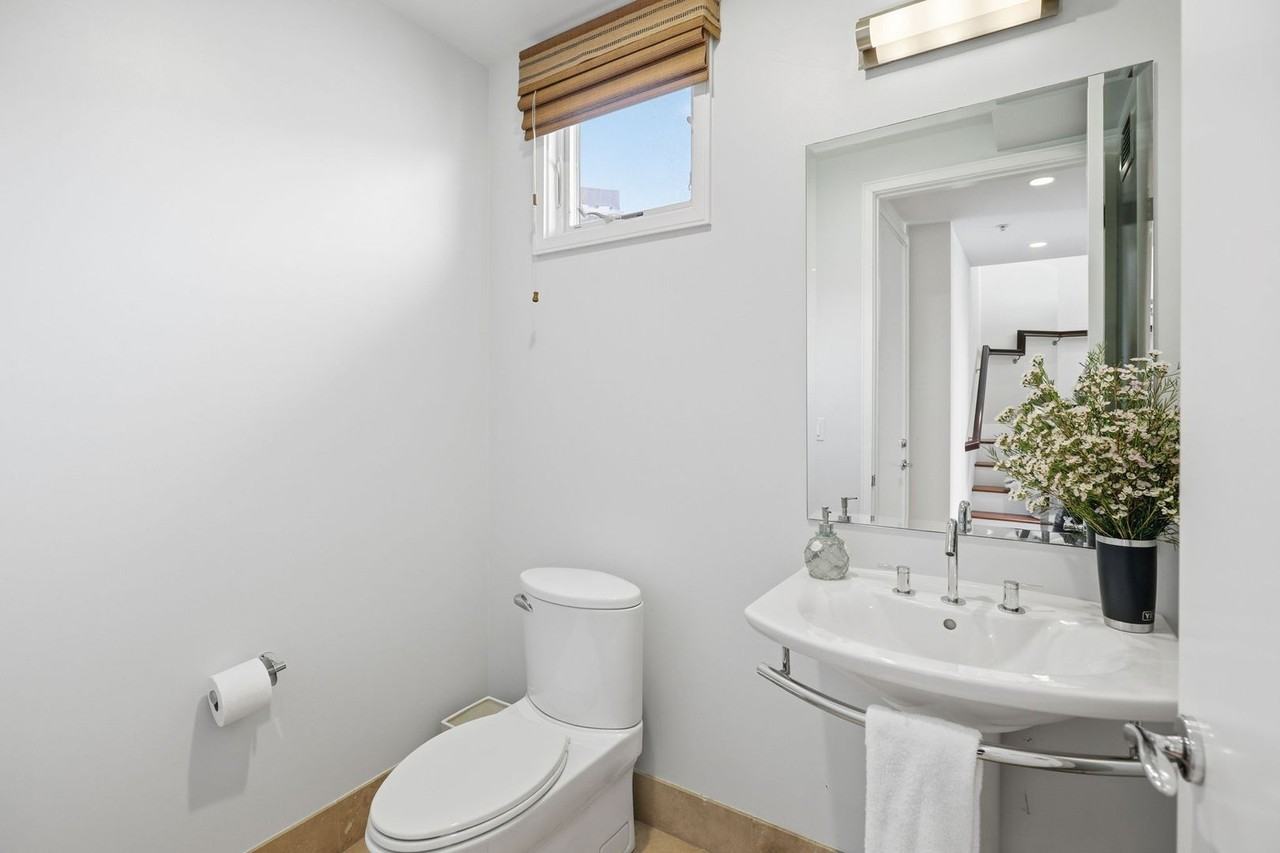 141 Orange Ave #306 - Photo 6 of 23