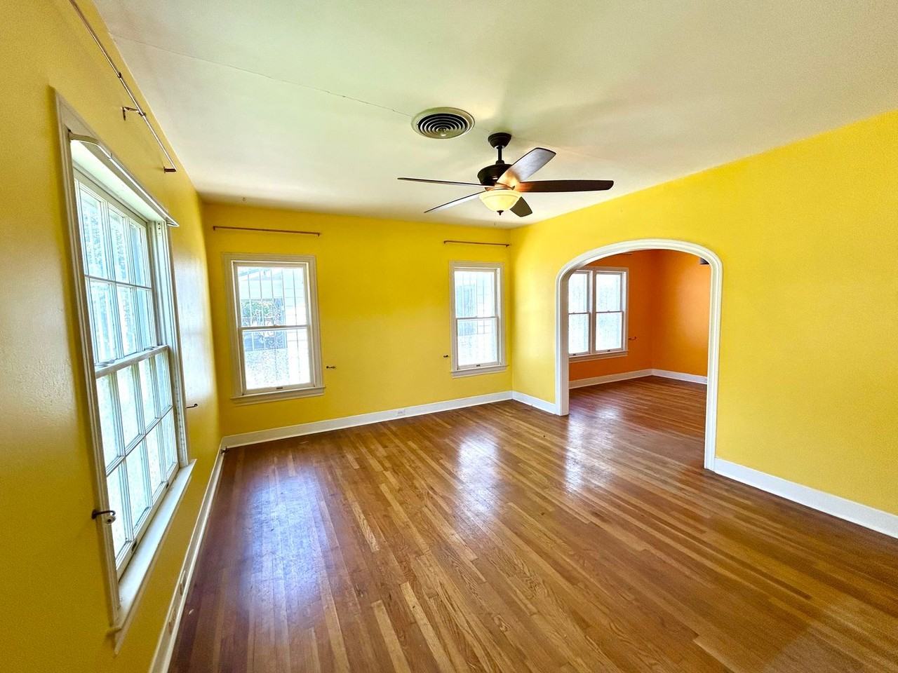 1627 Schley Ave - Photo 5 of 29