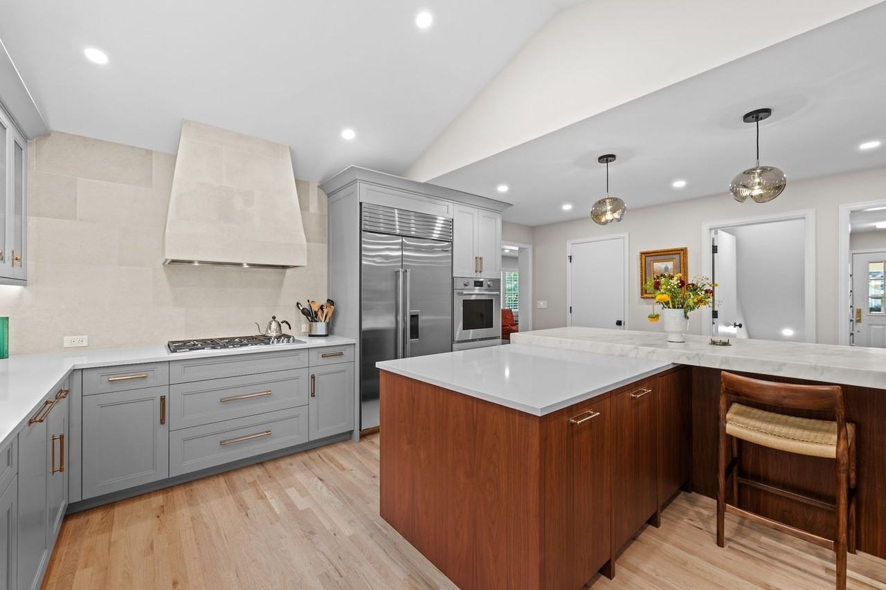 7030 S Magnolia Cir - Photo 4 of 48