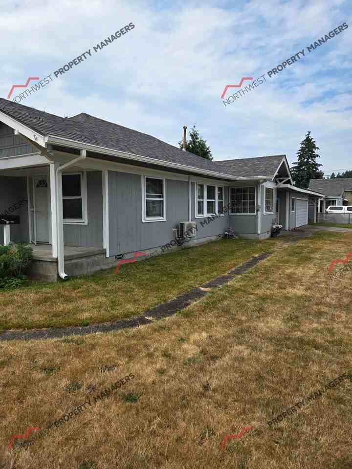 927 Marion St - Photo 2 of 17