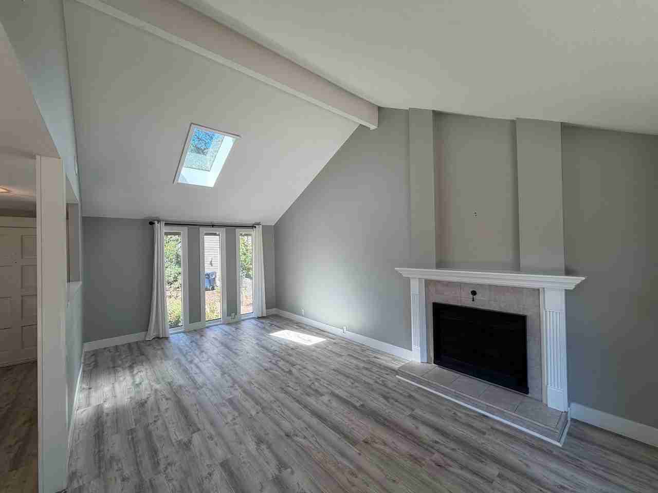 3823 Wilshire Ln - Photo 3 of 32
