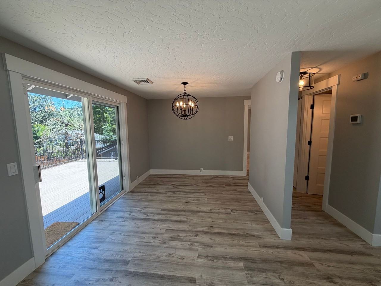 3823 Wilshire Ln - Photo 6 of 32
