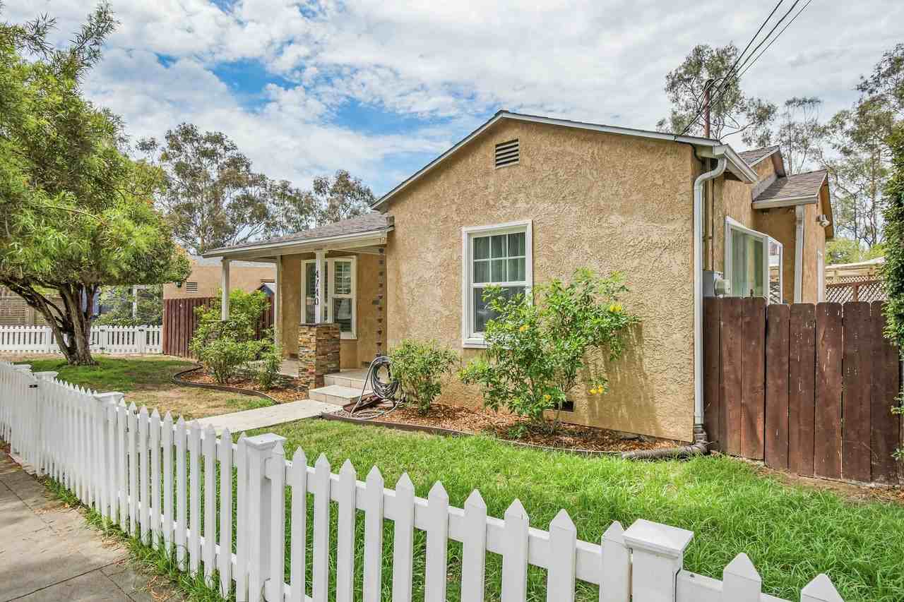 4740 W Mountain View Dr - Photo 2 of 32