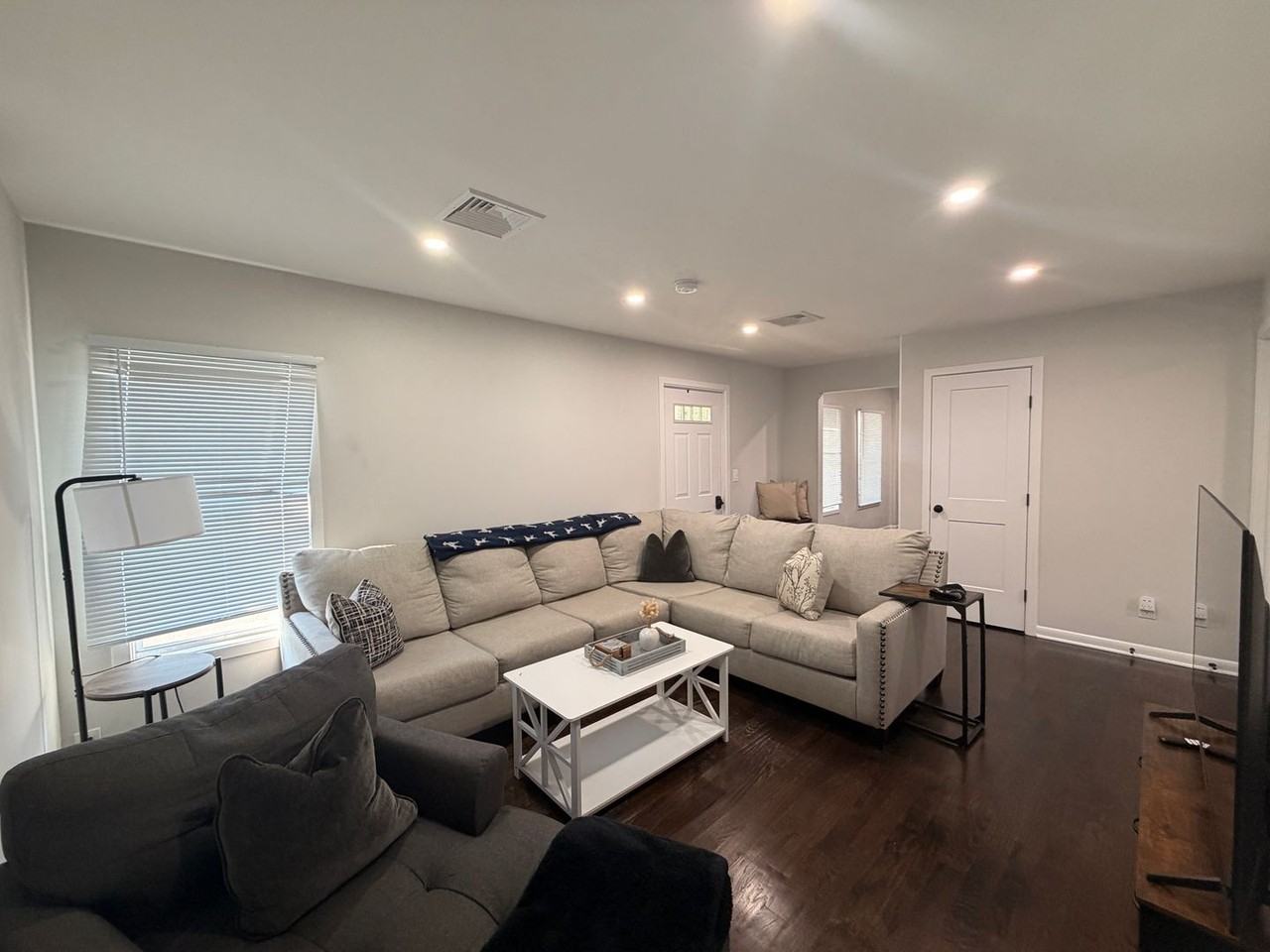 3684 Park Ave - Photo 5 of 24