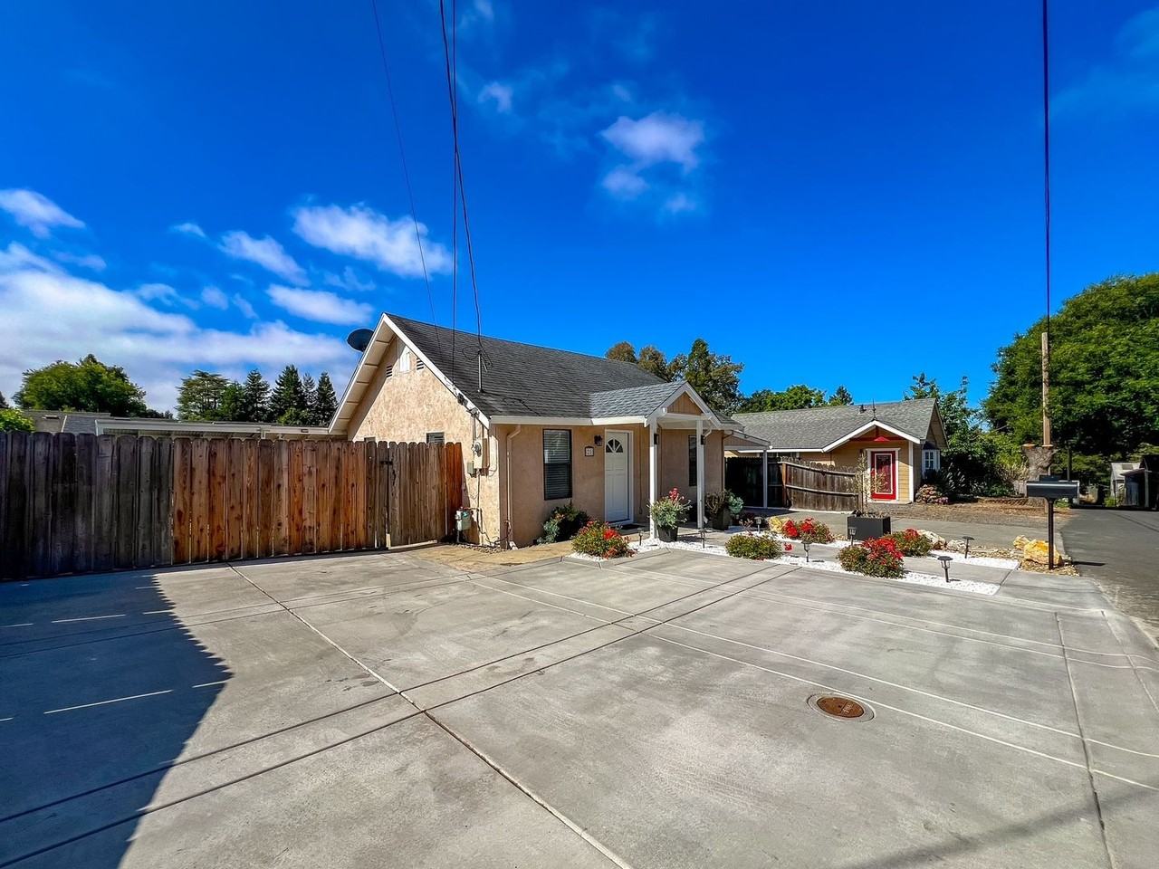 25 Berna Ave - Photo 2 of 40