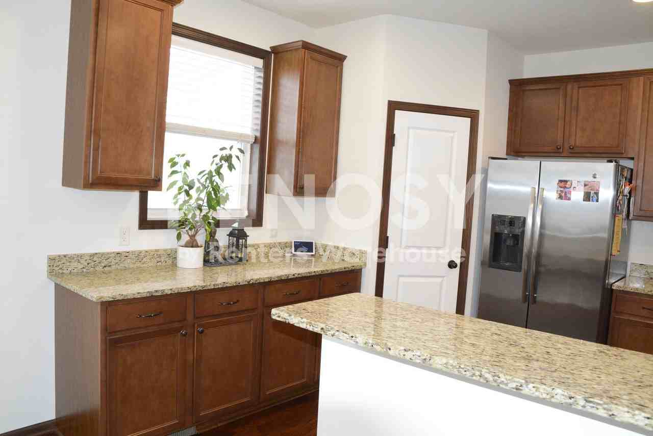 9580 Madison Dr - Photo 6 of 50
