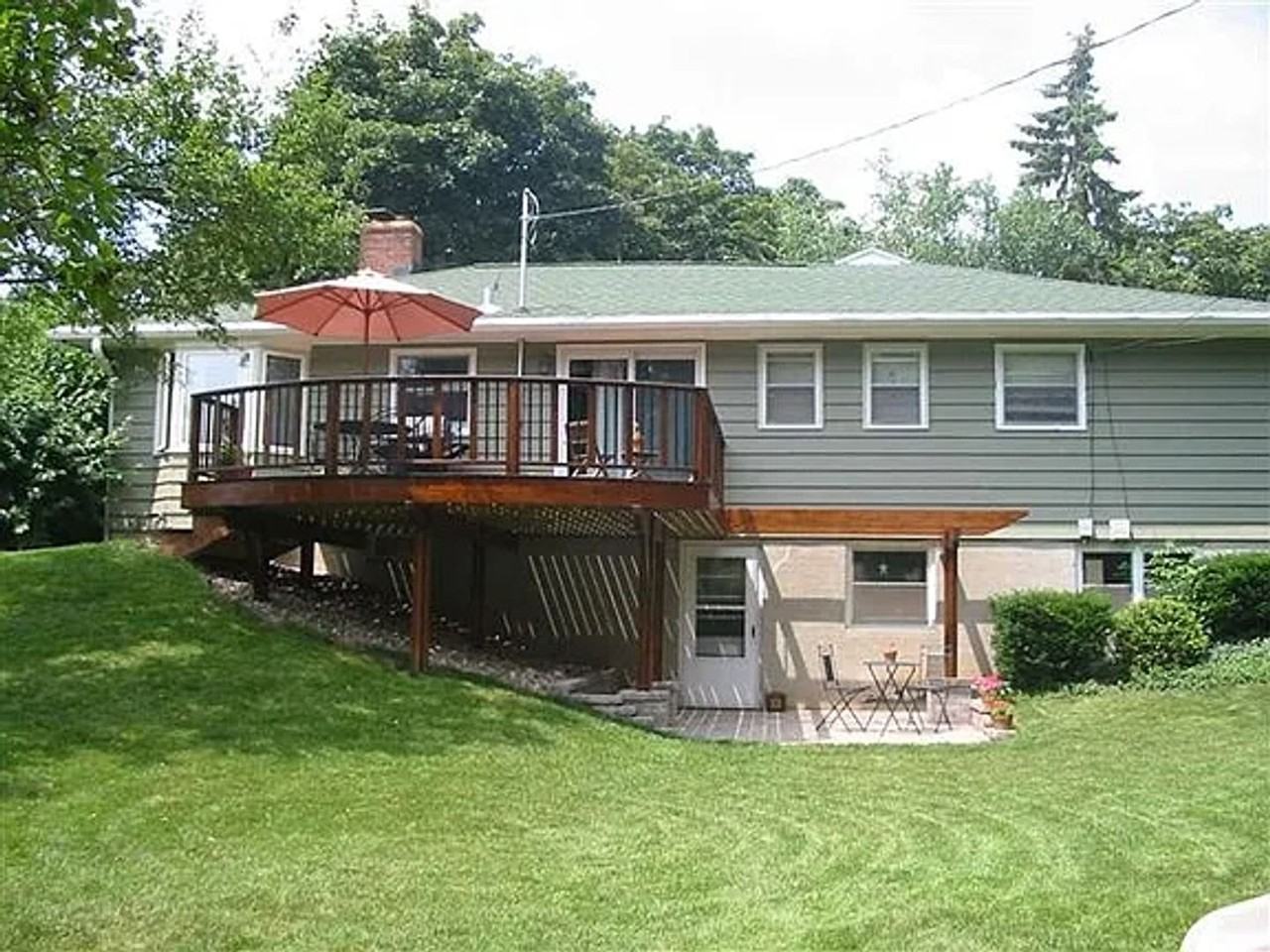 717 Anthony Ln - Photo 3 of 15