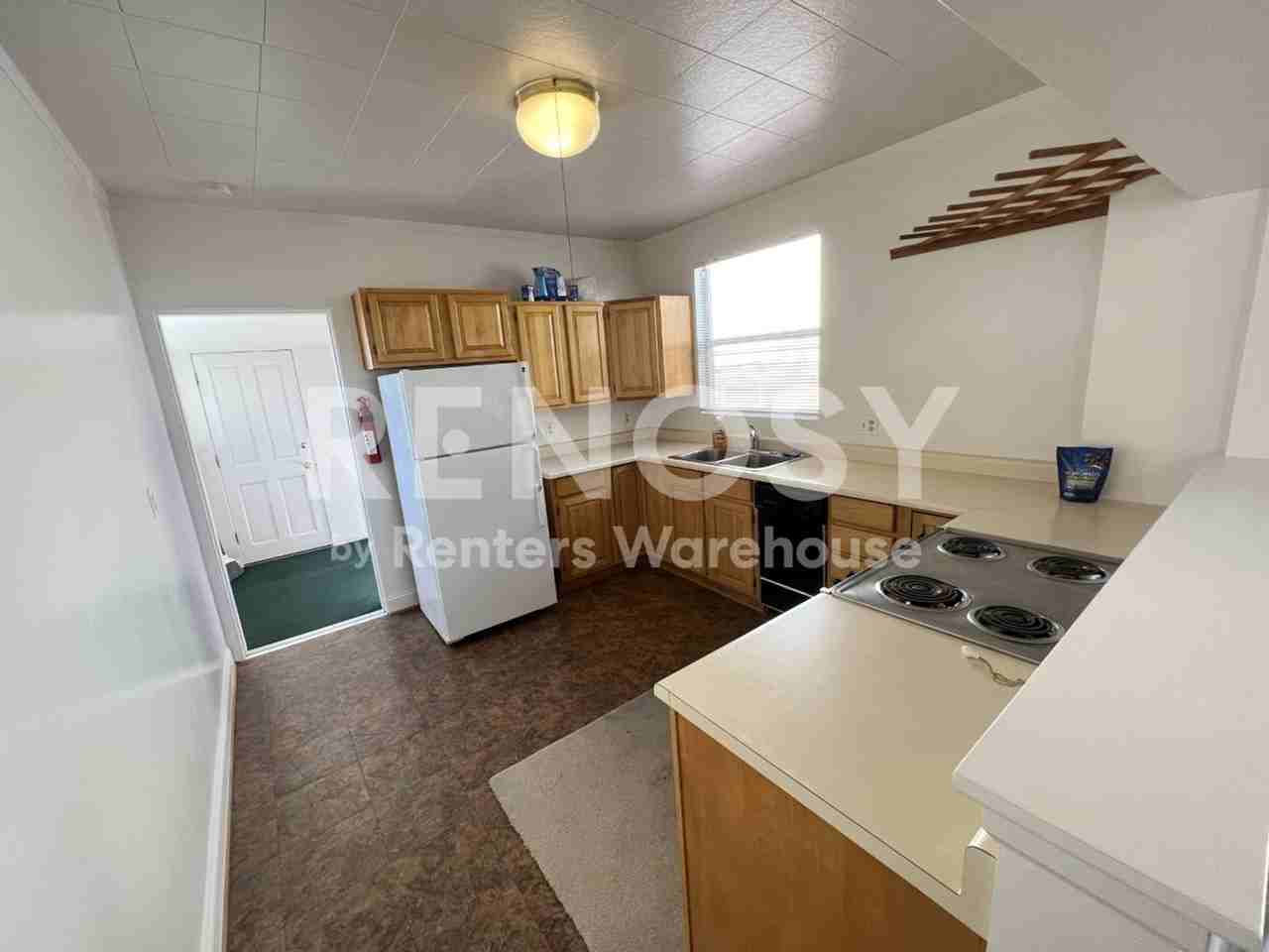 1017 S Pearl St - Photo 3 of 12