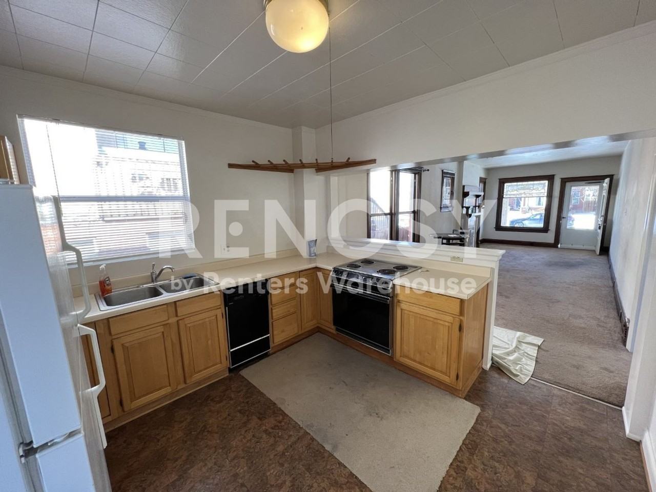 1017 S Pearl St - Photo 4 of 12