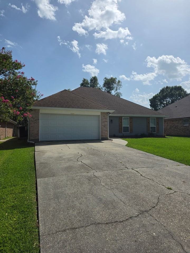 117 Moonraker Dr - Photo 2 of 17