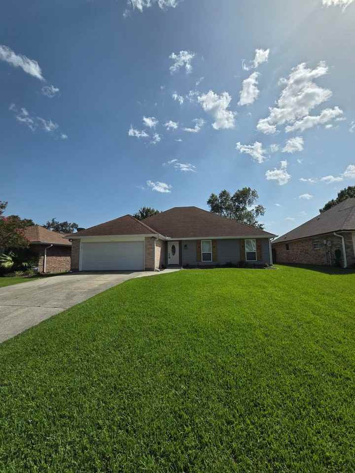 117 Moonraker Dr - Photo 3 of 17