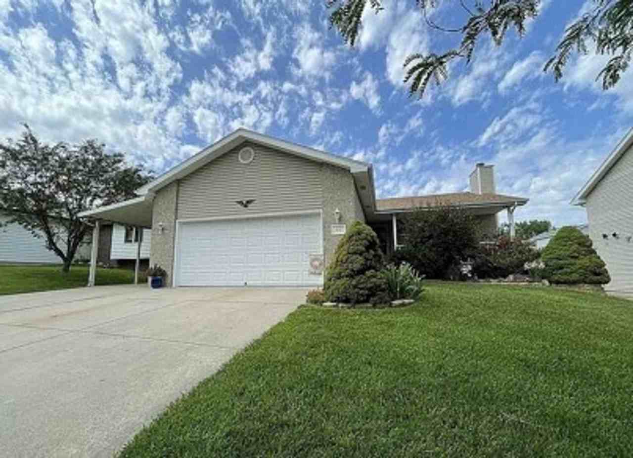 816 Mary Ct - Photo 2 of 30