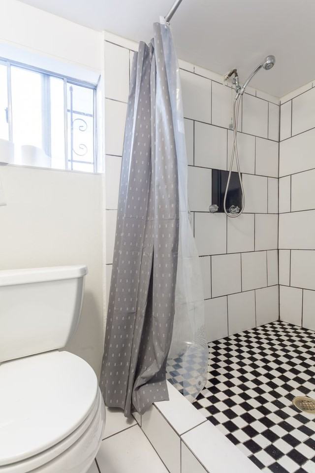 3212 Adeline St - Photo 3 of 15