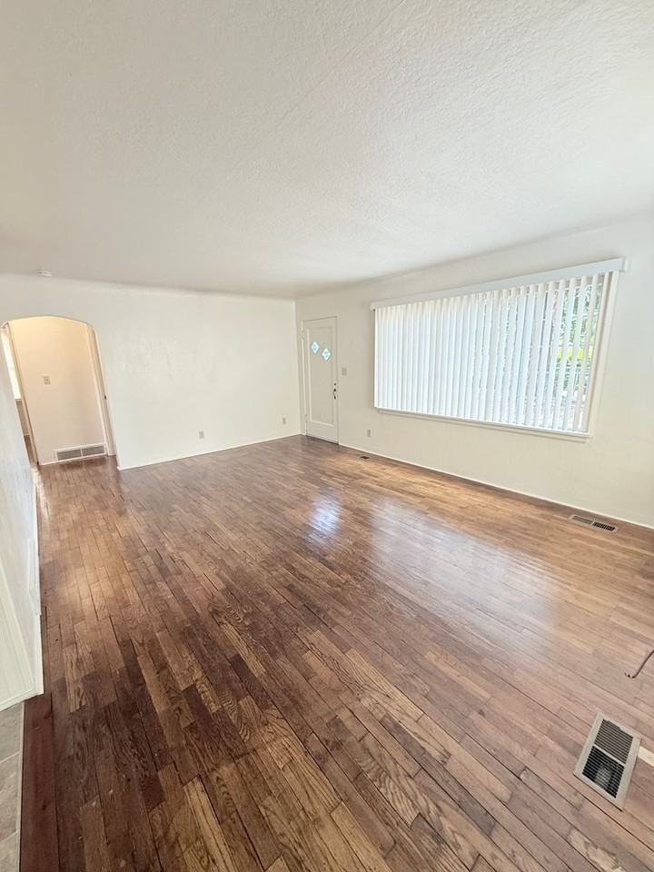 4534 The Cedars - Photo 5 of 17
