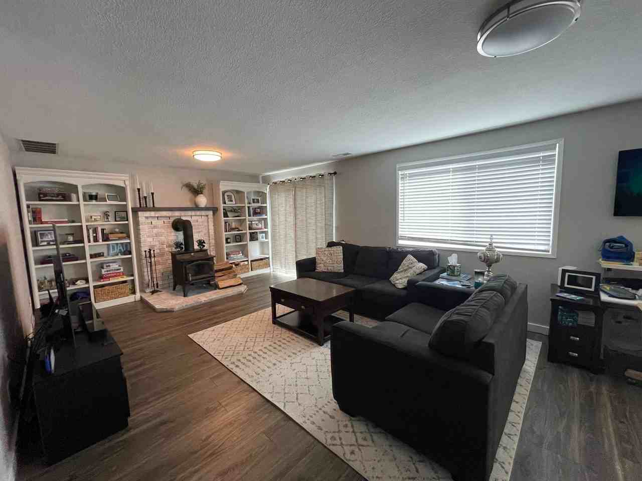 2026 Baymont Dr - Photo 4 of 22
