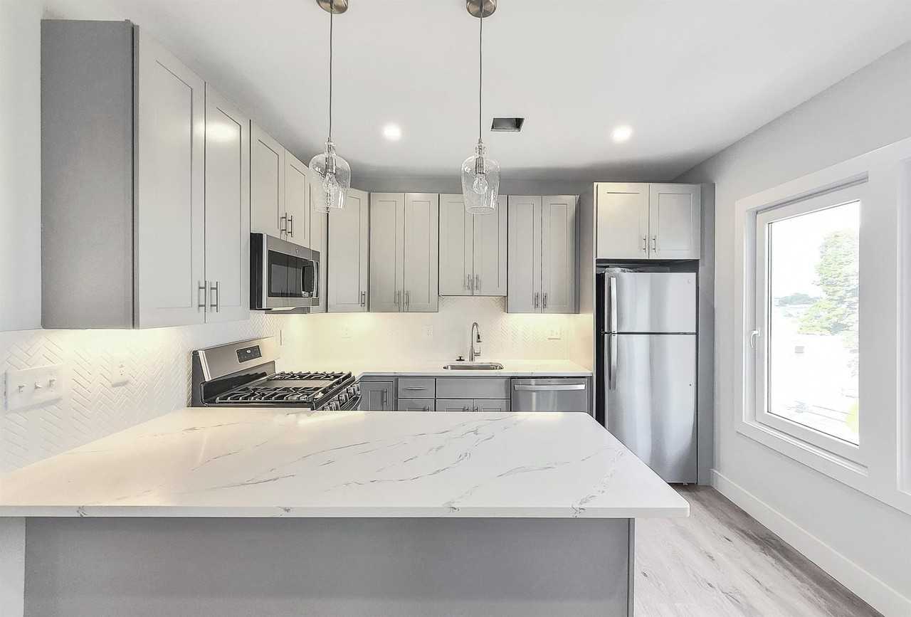 86 Fayston St - Photo 4 of 12