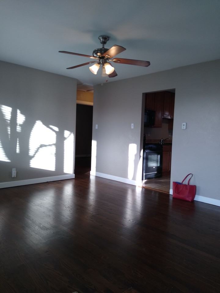 3316 N Adams St - Photo 7 of 50