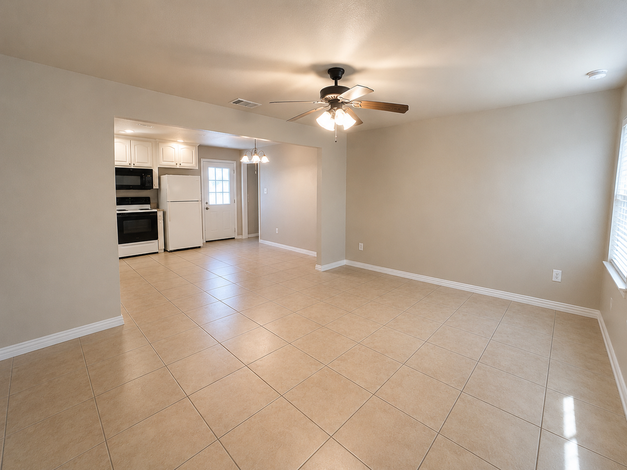 512 Himes Dr - Photo 3 of 9