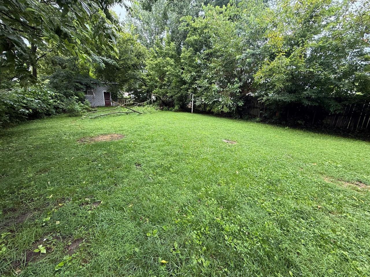 2137 N Delaware Ave - Photo 6 of 18