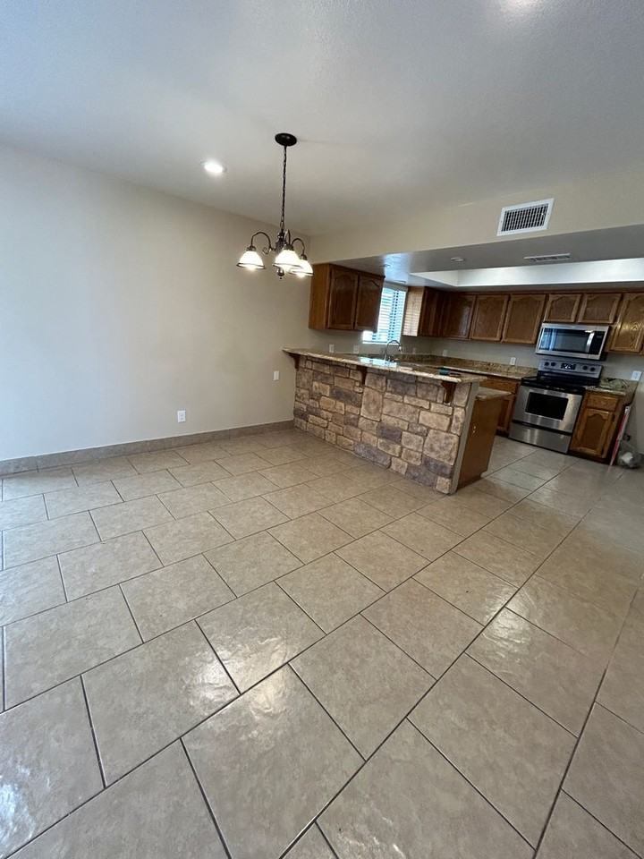 3851 Mcculloch Ln - Photo 7 of 29