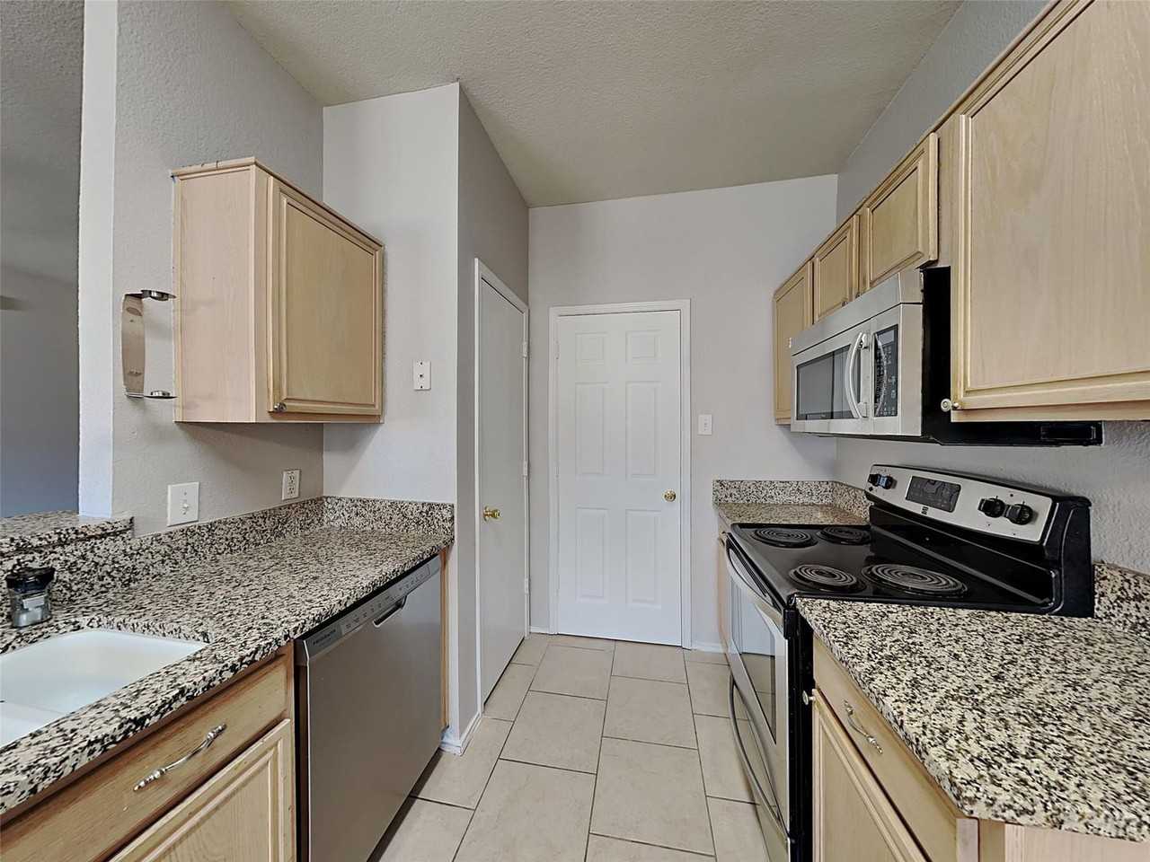 9940 Blue Bell Dr - Photo 6 of 12