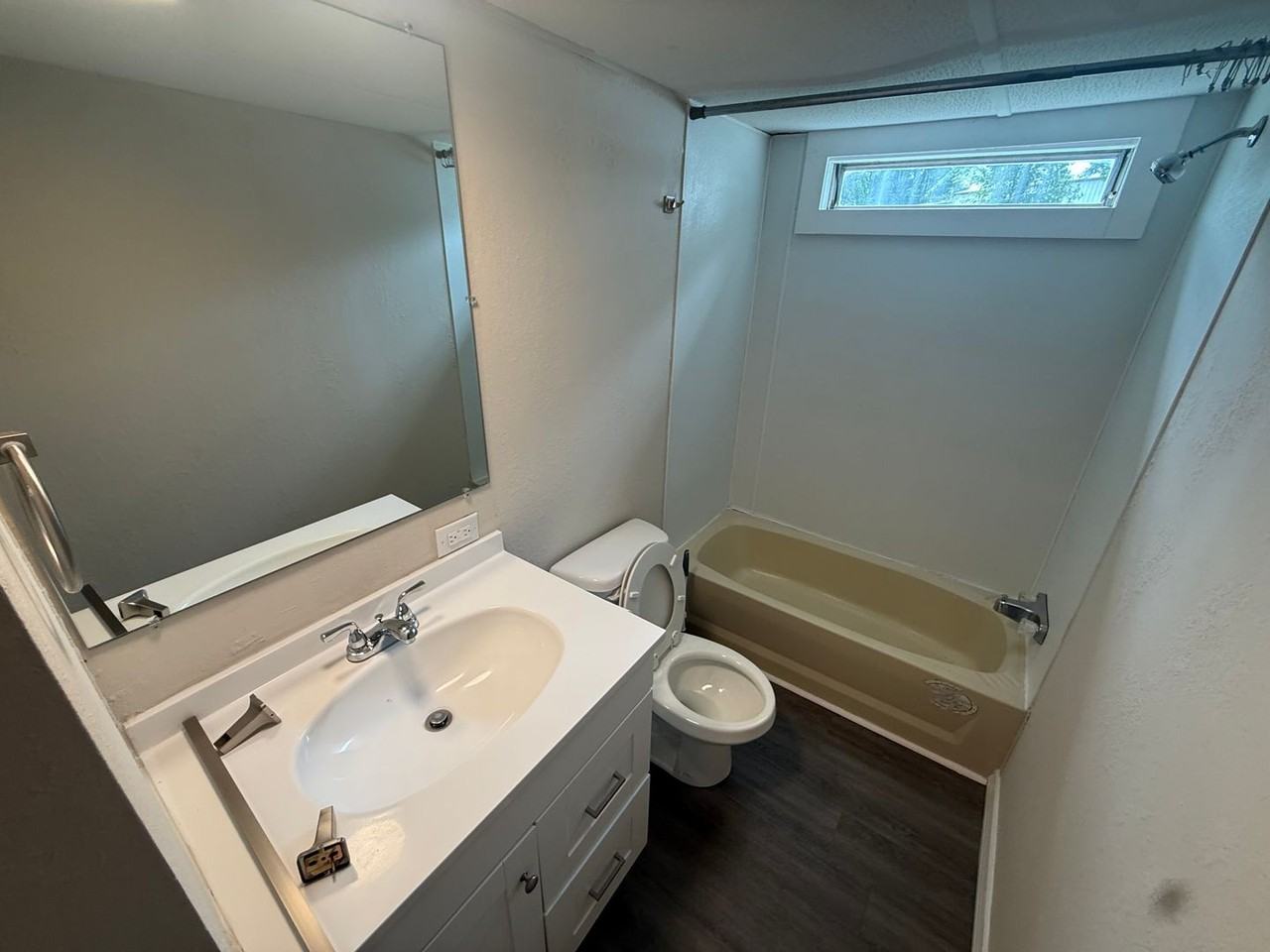187 W Henry Ln - Photo 2 of 8