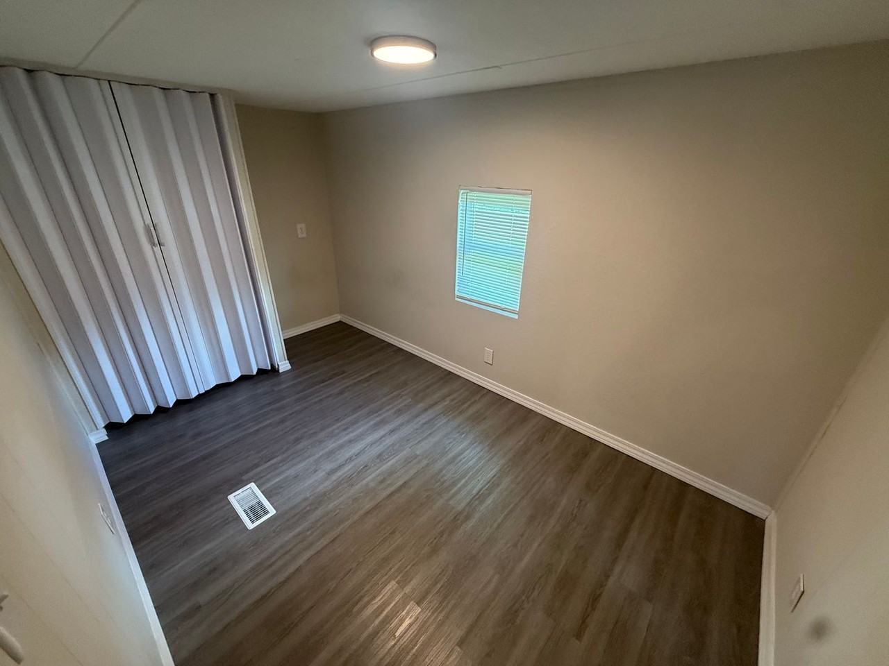 187 W Henry Ln - Photo 3 of 8