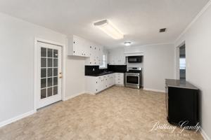 featured image of 1504 Leslie St